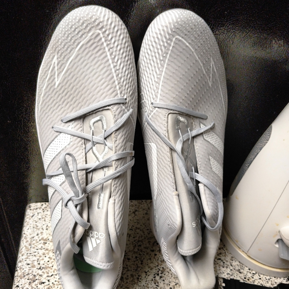 Adidas basketball shoes - Picture 5 of 8